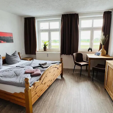 Zum Goldenen Anker Direkt An Der Elbe Konukevi Wittenberge