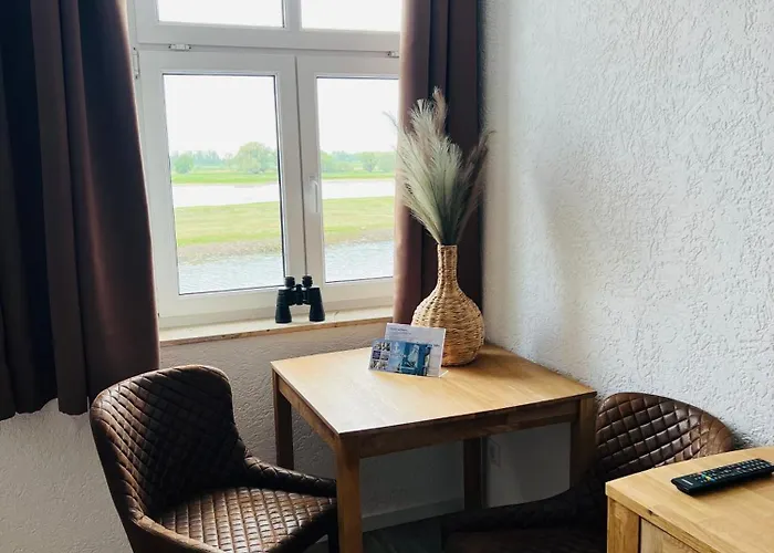 Zum Goldenen Anker Direkt An Der Elbe Pensionat Wittenberge